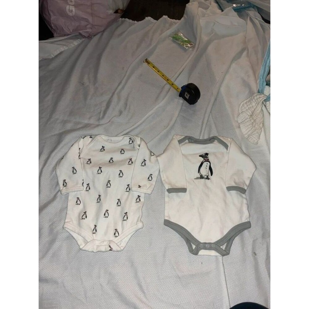 Set of 2 Long Sleeve Penguin Print Body Suits Size 6-9 Months